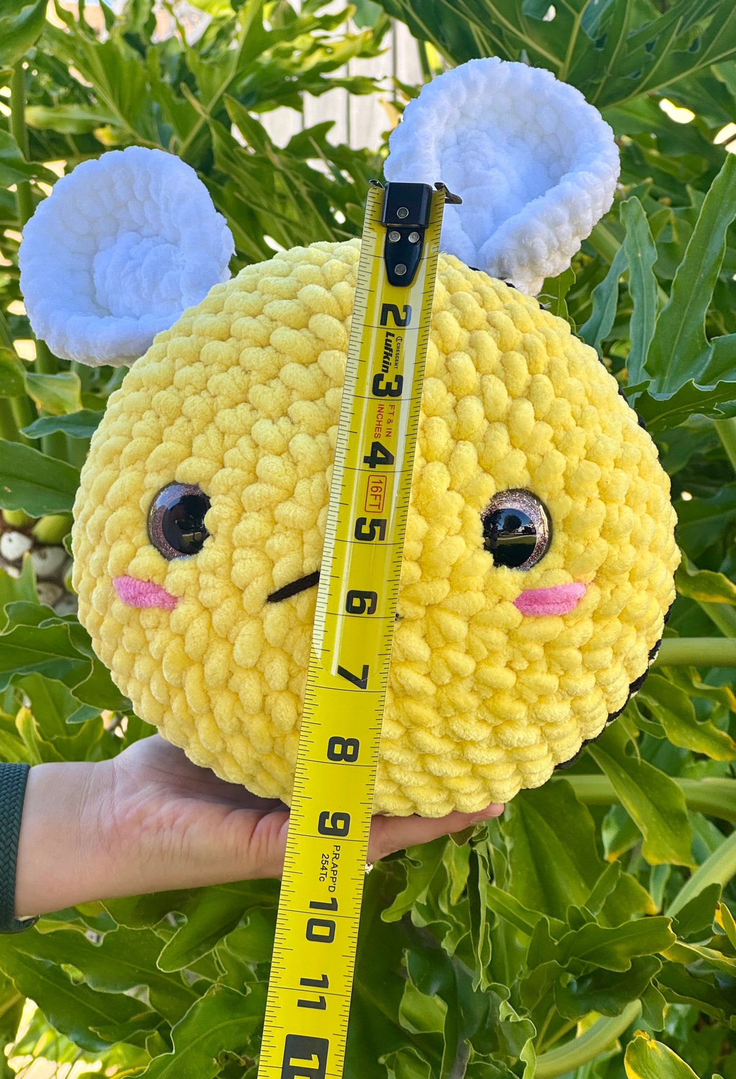🐝 Jumbo Plush Crocheted Bee – Handmade, Soft & Cuddly Amigurumi Bee Plushie 🐝